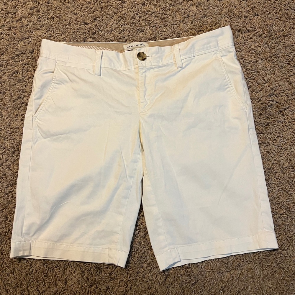 Banana Republic Womens White Stretch Bermuda Chino Shorts Size 8